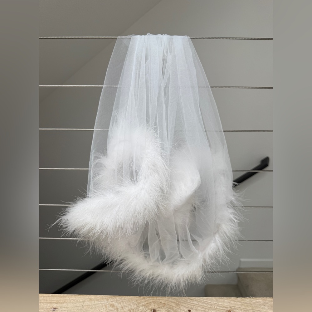 Gigi & Olive White Feather Trim Bridal Veil Soft Tulle Bachelorette Wedding Veil - Picture 10 of 13